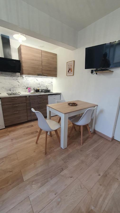 Appartement Cosy Entier, Parking Gratuit Dans La Rue Dijon Exterior foto